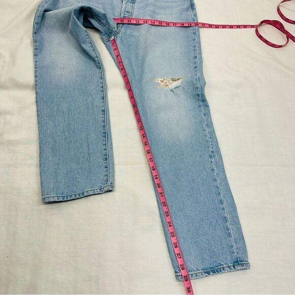 LEVI'S Women's size 32 x 29.5" She's Crafty 501 Women's Original Fit Jeans - Picture 15 of 16